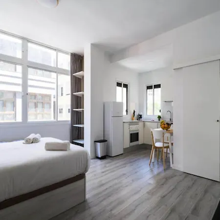 Studio In Apartment *
